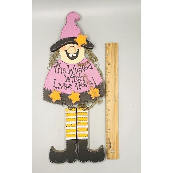Witch Wall Hanging 15” Wicked Witch Lives Here Handmade Plaque Wood Halloween - Picture 4 of 6